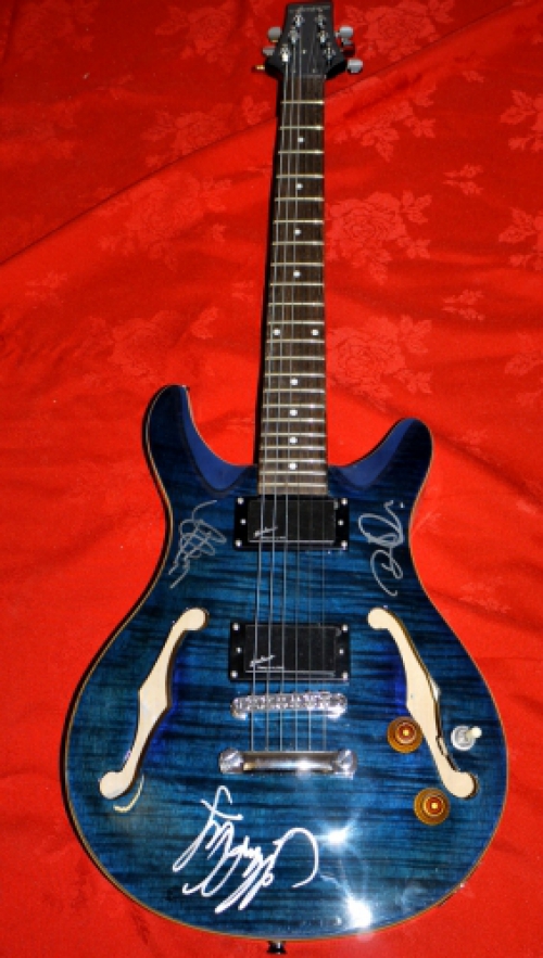 LED ZEPPELIN/SIGNED ELECTIC GUITAR/COA