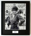 SHIRLEY BASSEY/PHOTO/FRAMED