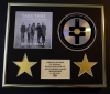 TAKE THAT/CD DISPLAY/ LIMITED EDITION/COA/THE ULTIMATE COLLECTION - NEVER FORGET